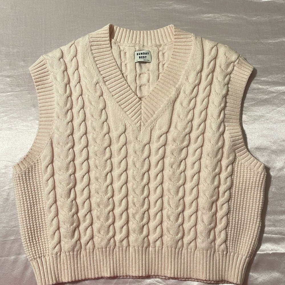 Gently worn Aritzia sweater vest
